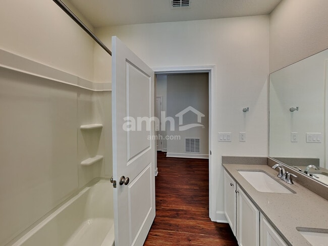 Building Photo - 10724 Coleman Rd