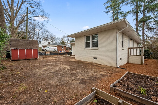 Building Photo - 401 Moline St