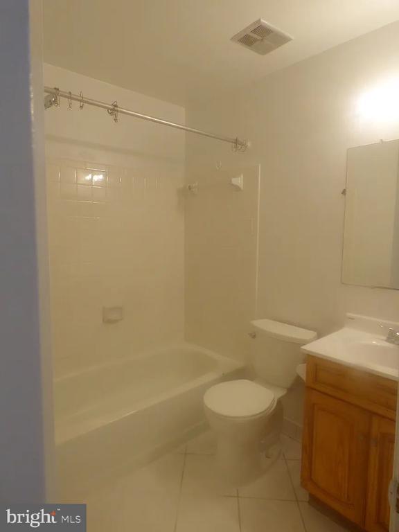 Building Photo - 802 Ivy League Ln
