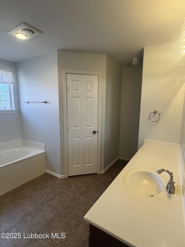 Building Photo - 9304 Primrose Avenue