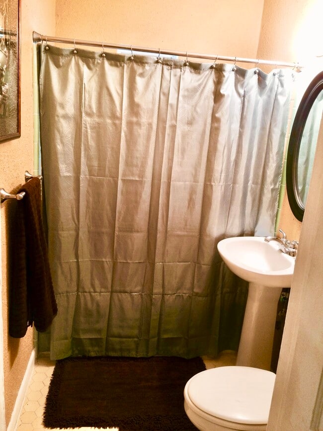 Building Photo - 1801 W Craig Pl