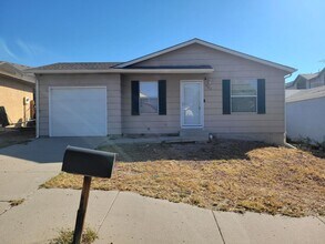 Building Photo - ALL PROSPECTIVE TENANTS MUST SUBMIT A $58 ...