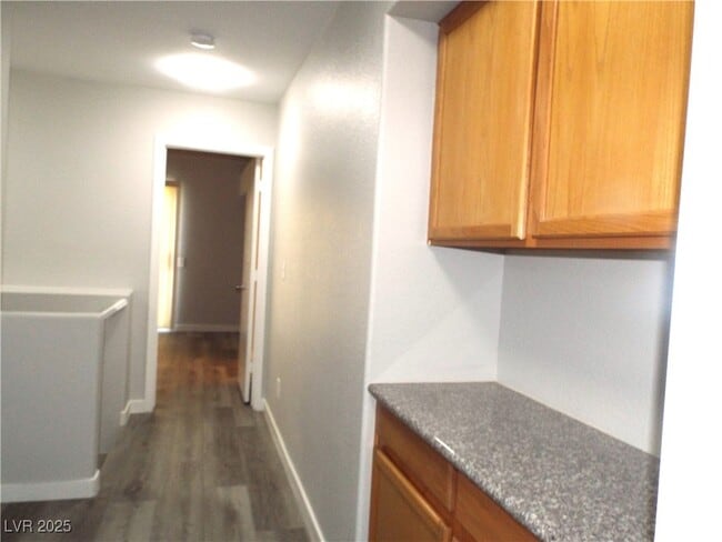 Building Photo - 648 E Sole Addiction Ave