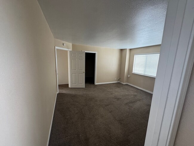 Building Photo - Welcome to your newly remodeled townhome!