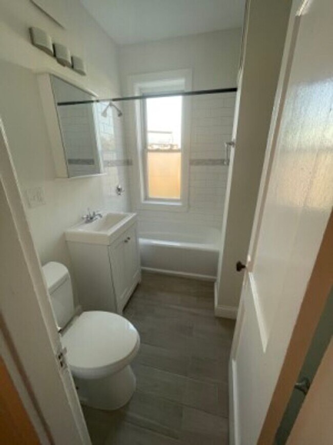 Building Photo - Allston 2 bedroom apartment - Available 6/1