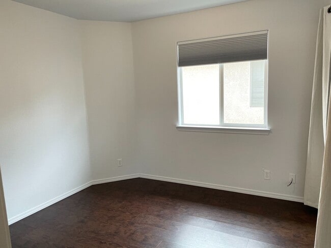 Building Photo - COMING SOON!!! 3 Bedroom 2.5 Bath Home