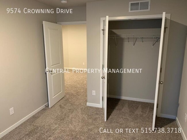 Building Photo - 9574 Crowning Dr