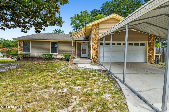 Primary Photo - 8167 Sable Woods Dr N