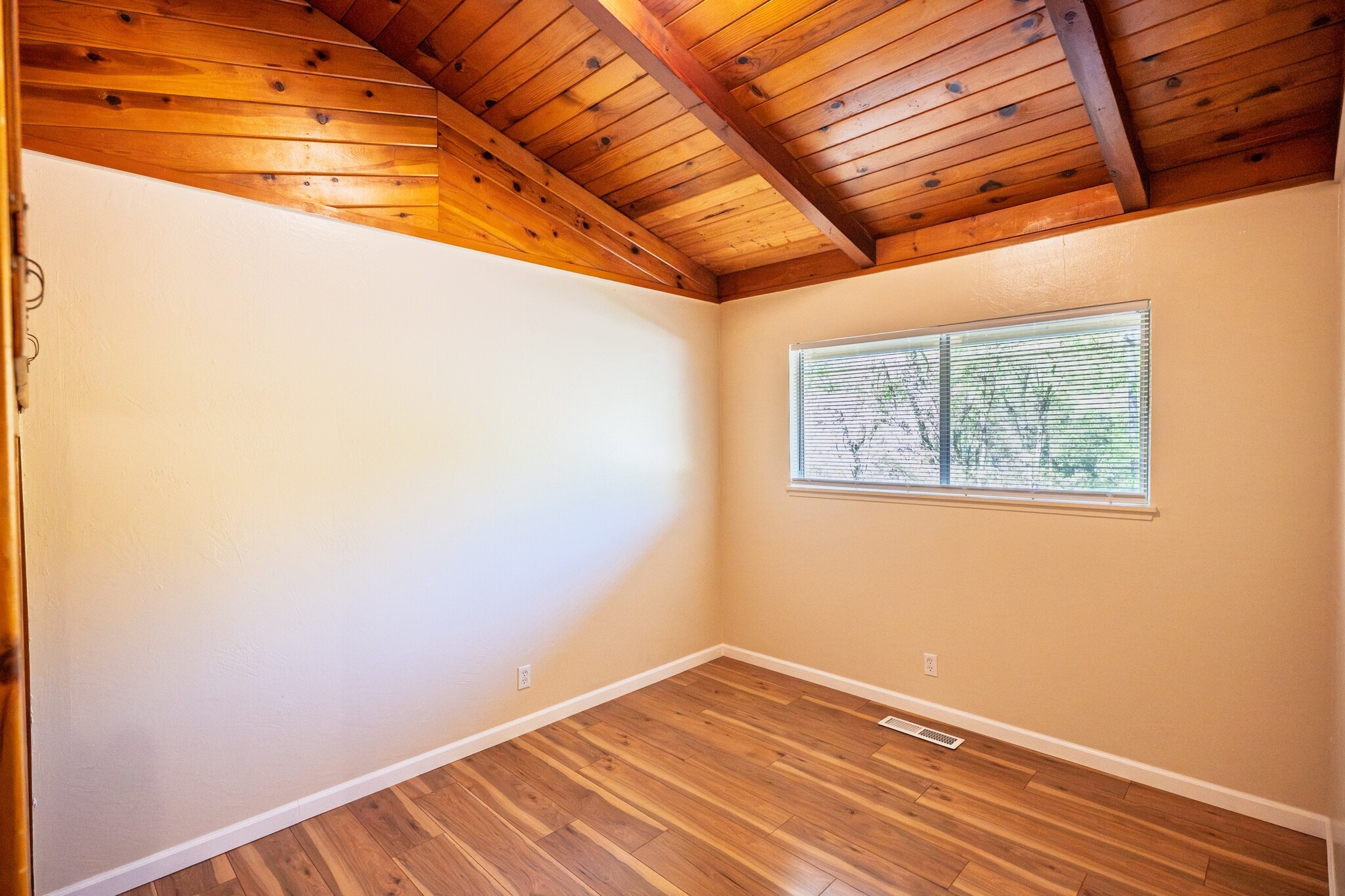 Building Photo - 951 Shaws Flat Rd