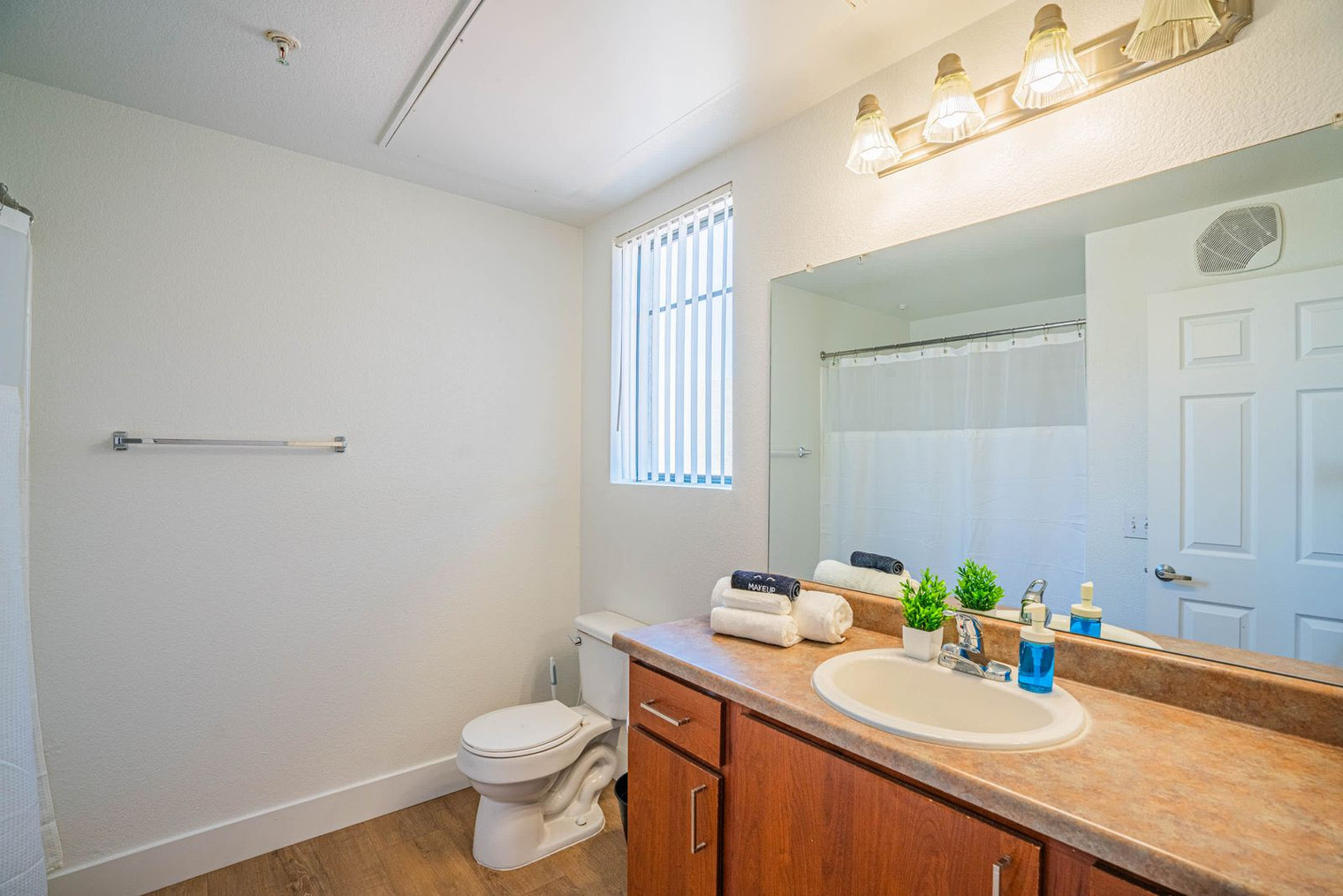 Building Photo - 6610 N 93rd Ave