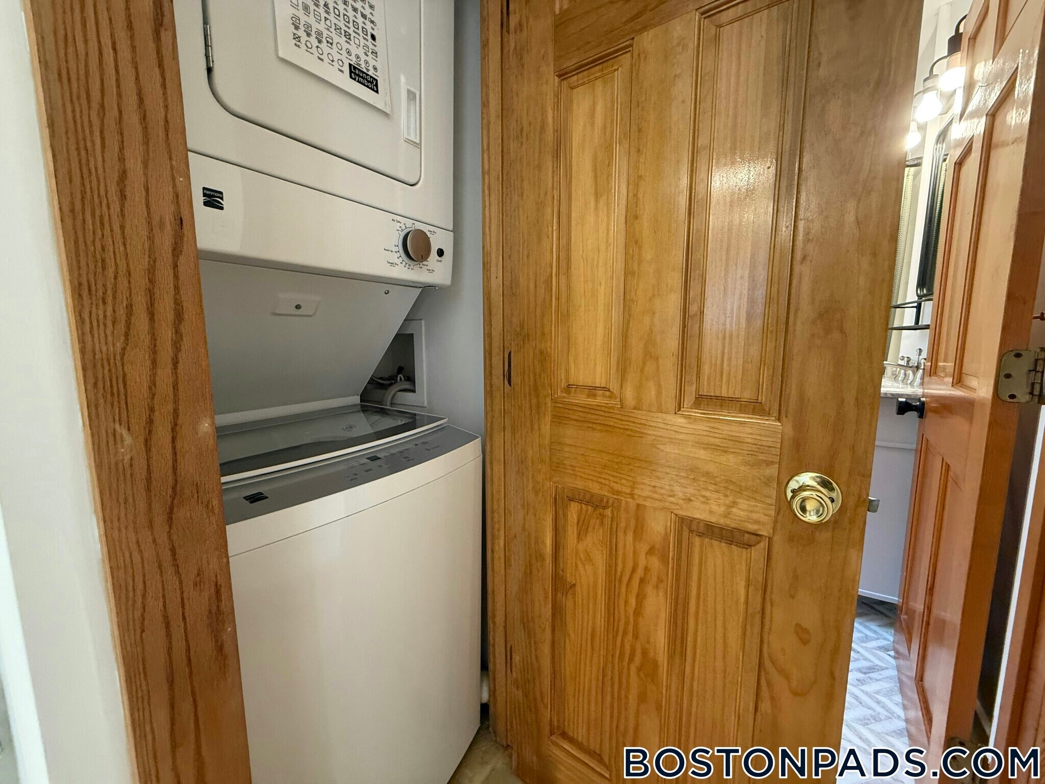 Building Photo - 80 Curtis St