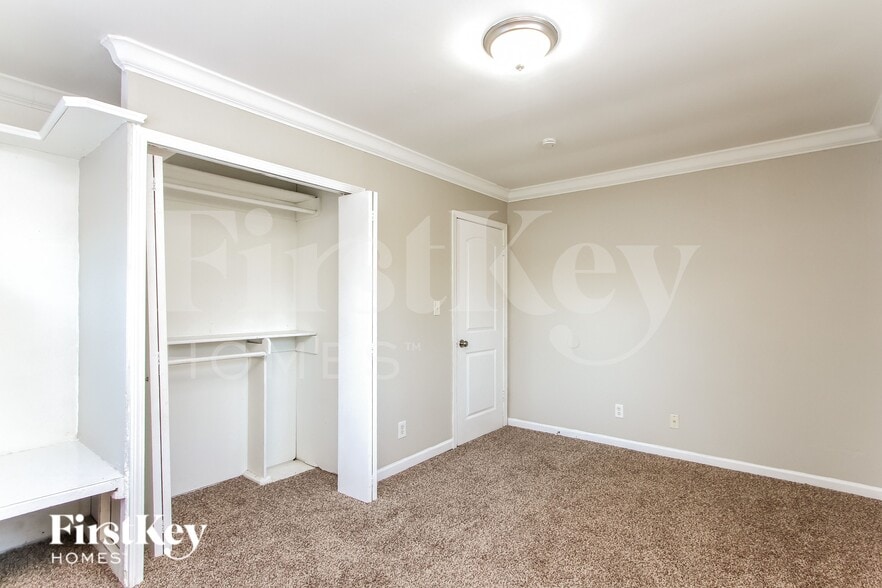 Building Photo - 3526 N Faculty Dr