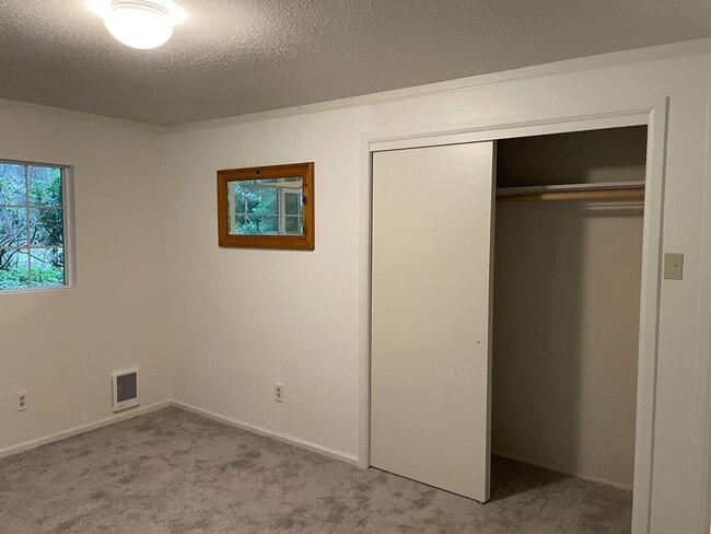 Building Photo - Single Level Home in Langley!