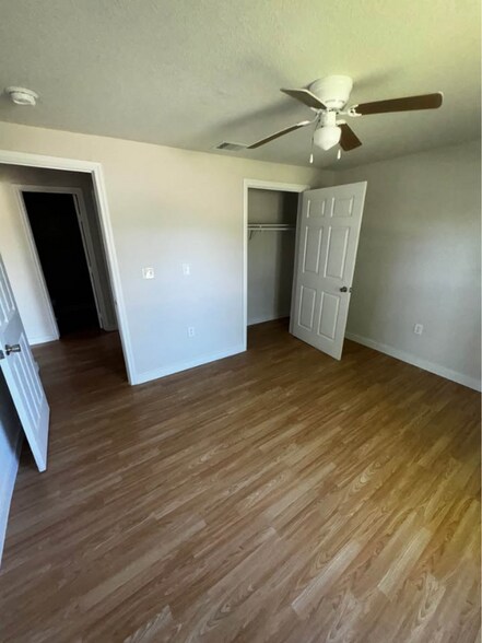 Primary Photo - 134 Huisache St
