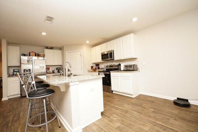 Building Photo - 904 Merganser Way