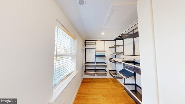 Building Photo - 11 Indian Spring Dr