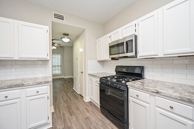 Building Photo - 3030 Great Lakes Ave