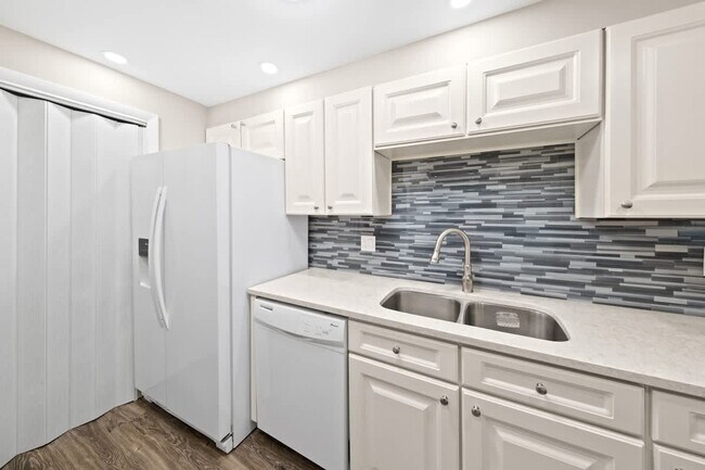 Building Photo - 500 Fillmore Ave