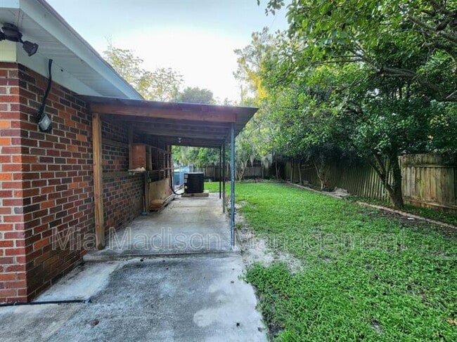Building Photo - 102 Chippewa Dr