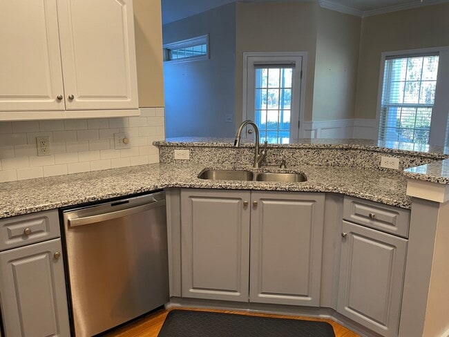 Building Photo - 3 Bedroom 2 Bathroom with a  Bonus Room  House in Winding River Plantation