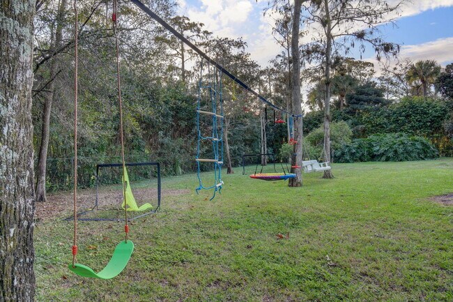 Building Photo - 13302 Doubletree Cir