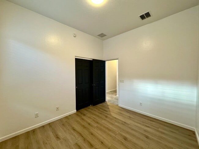 Building Photo - 13743 N High Mountain View Pl