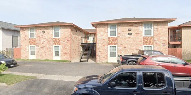 Primary Photo - 1112 Primrose Apartments