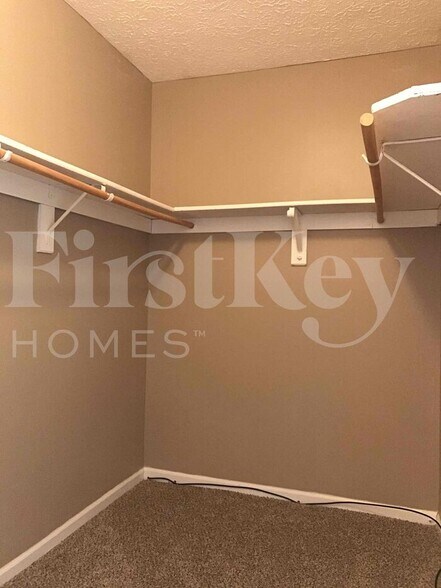 Building Photo - 4447 Caledonia Way