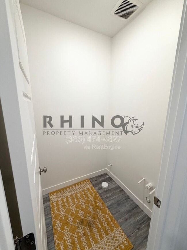 Building Photo - 4673 W Miramonte Wy