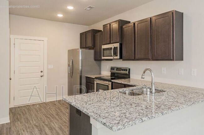 Building Photo - 3535 Misty Hollow Dr