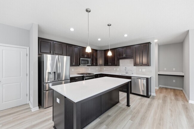 Building Photo - 5749 Shadowfair Ln