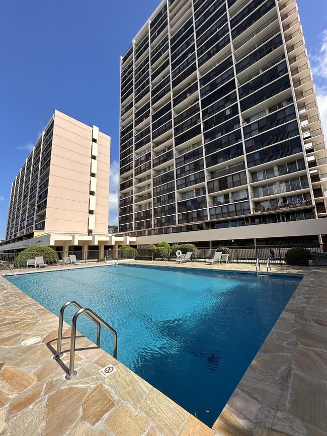 Building Photo - 4300 Waialae Ave