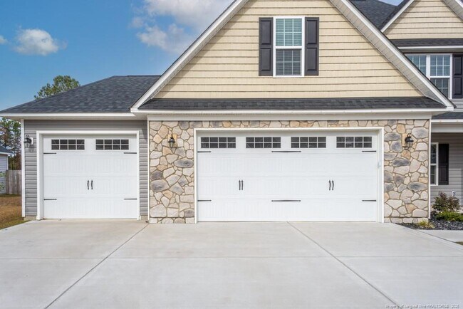 Building Photo - 5737 Pooh Ave
