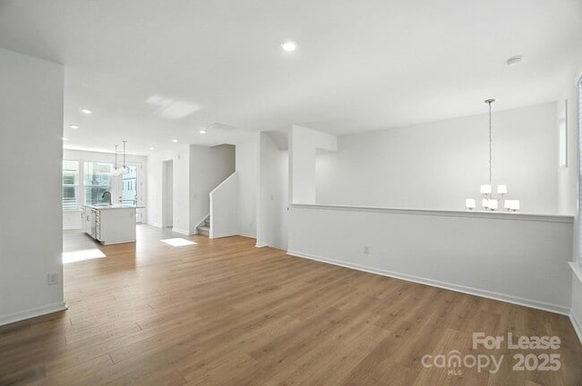 Building Photo - 5033 Westmead Ln