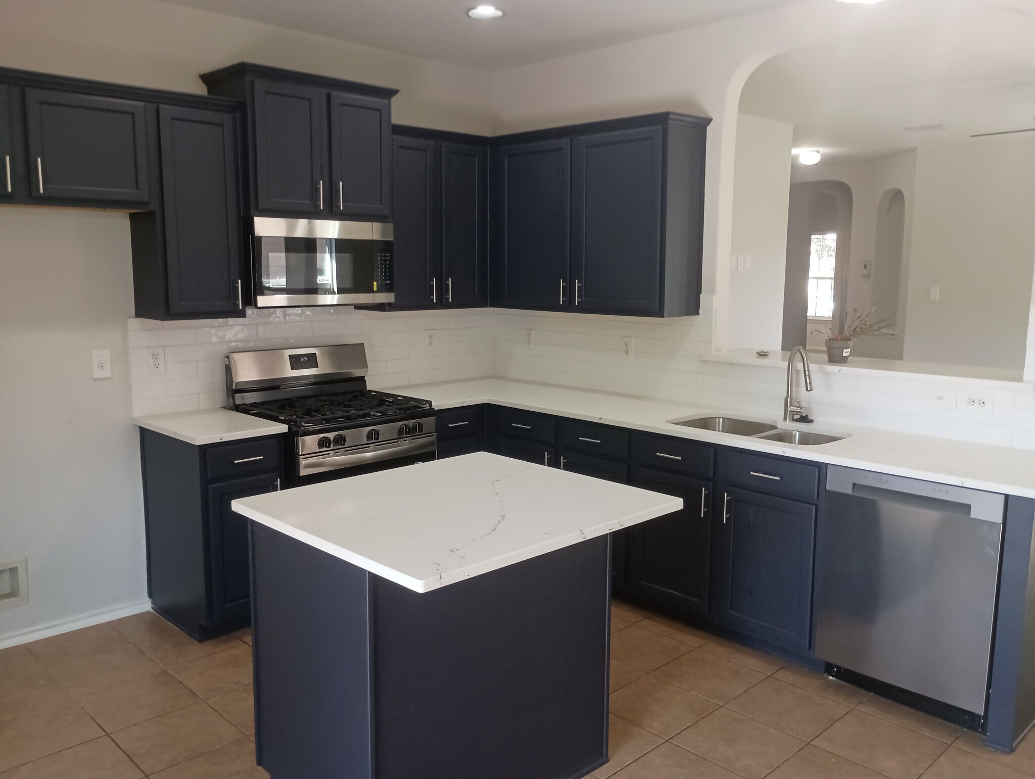 Building Photo - Room in House on Katherine Way