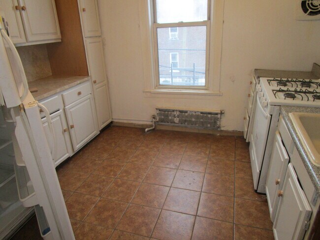 Building Photo - 6825 7th Ave