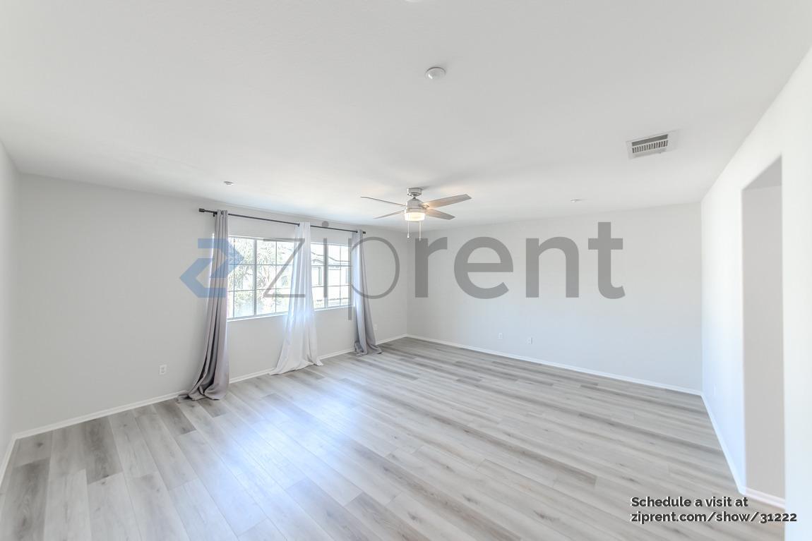 Building Photo - Unit