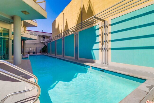 Building Photo - Skyline Views & Sophisticated Corner Living at Aria in Cortez Hill
