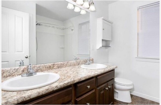 Building Photo - Beautiful Townhome in Prime Provo Location