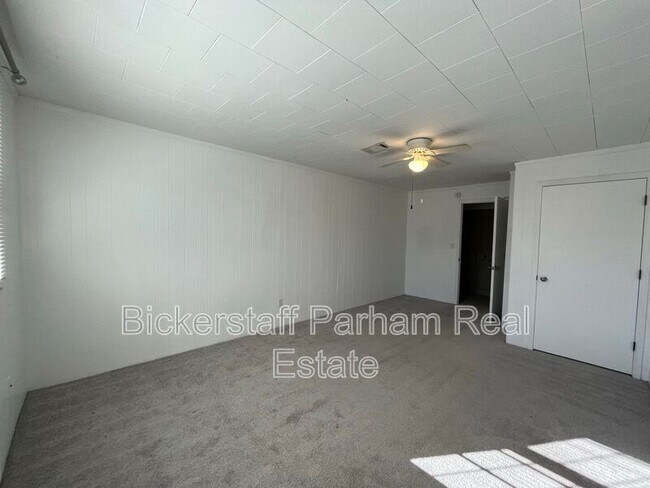 Building Photo - 1310 Stark Ave