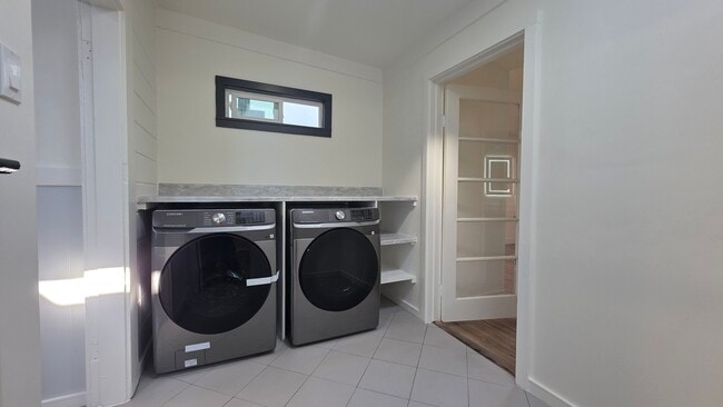 Building Photo - 1590 Underwood Ave