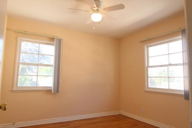 Building Photo - 1 bedroom in Los Angeles CA 90028