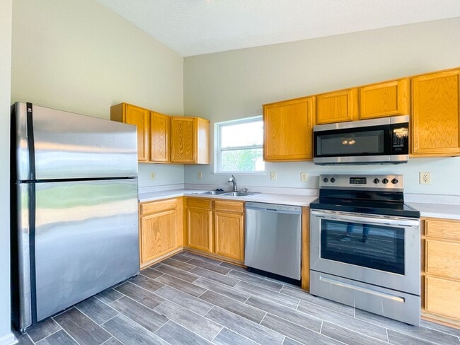 Building Photo - 4525 Golden Hinde Way