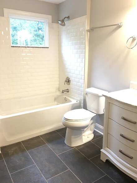 3rd Fl. Bathroom - 296 Kelton Ave