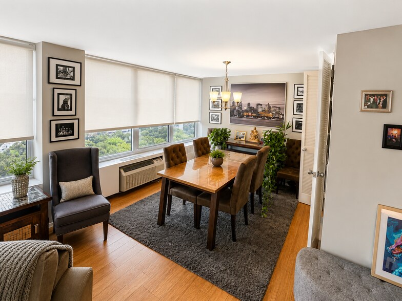 Building Photo - 4800 S Chicago Beach Dr