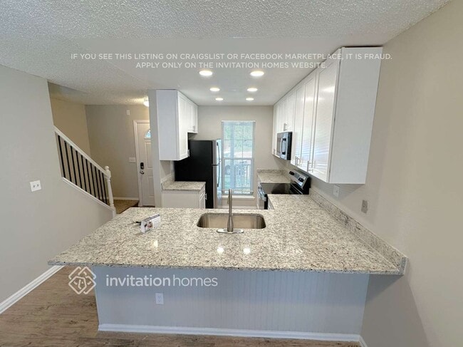 Building Photo - 12053 Ivanhoe Cir