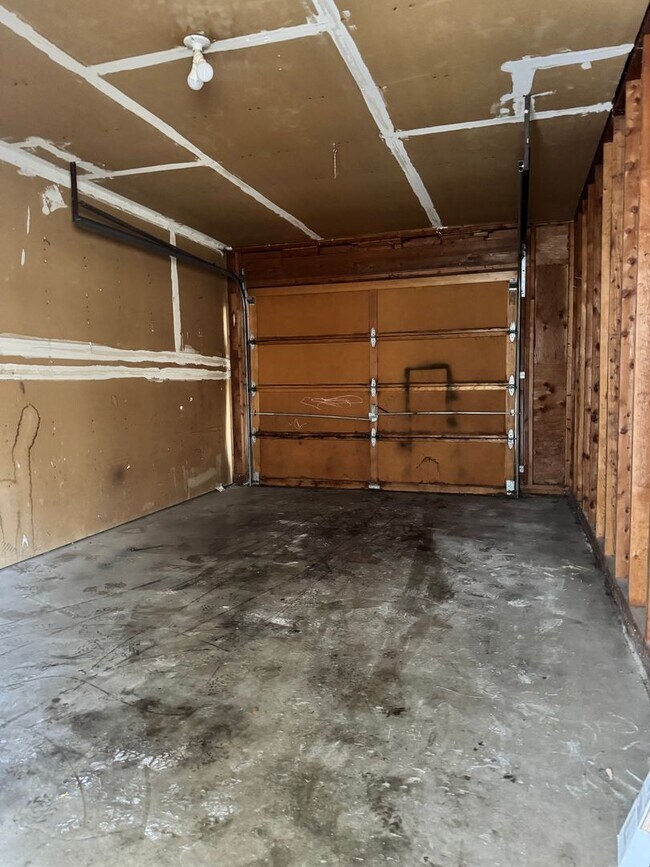 Building Photo - W801