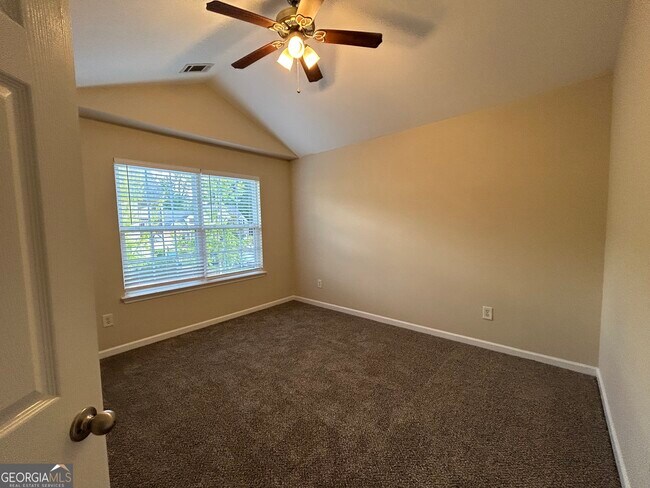 Building Photo - 200 Ranier Ct.