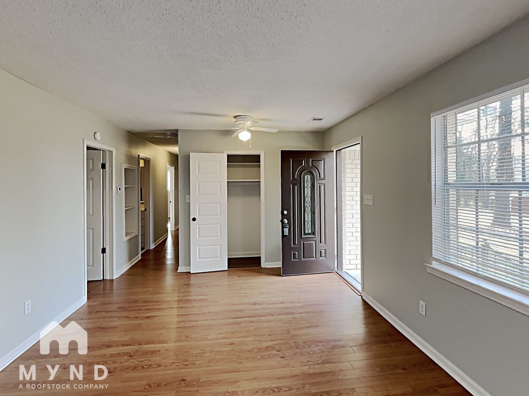 Building Photo - 320 Navajo Pines Dr