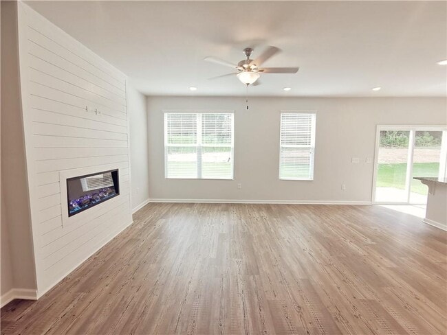 Building Photo - 154 Green Love Ln